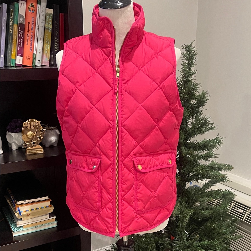 J crew Quilted pink Vest size medium.
